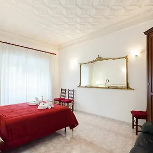 caterina-embassy-apartment.it-romehotels.com/